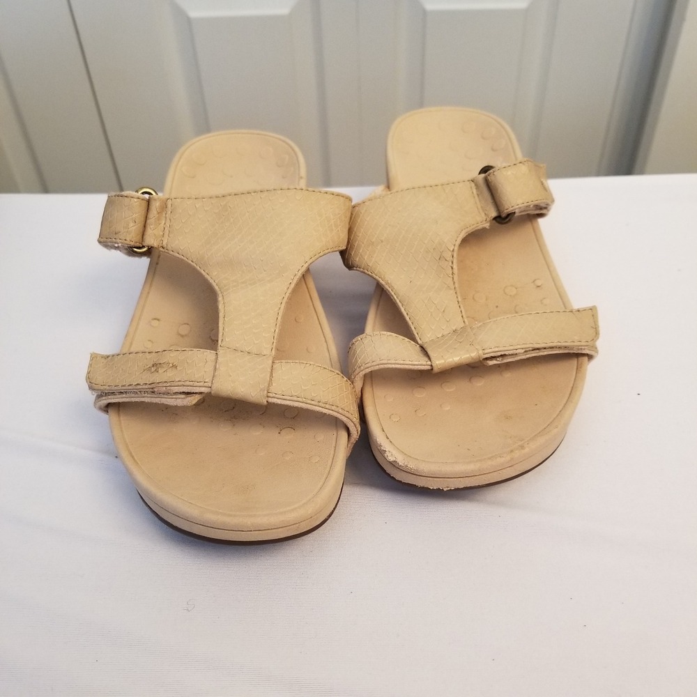 Vionic Orthaheel Amber Tan Snake Embossed T-Strap Sandals Women Size 8